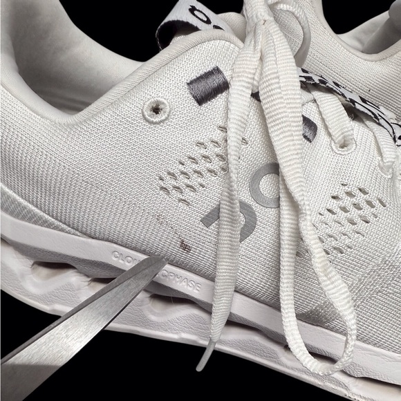 On Running Cloud Surfer Women's Athletic Shoes White Size-9 EUC - Picture 8 of 8